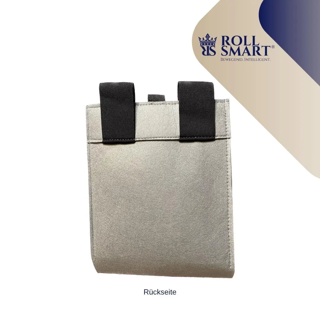 Silberfarbene smart tasche aus strukturiertem leder mit schwarzen elastikriemen für die armlehne