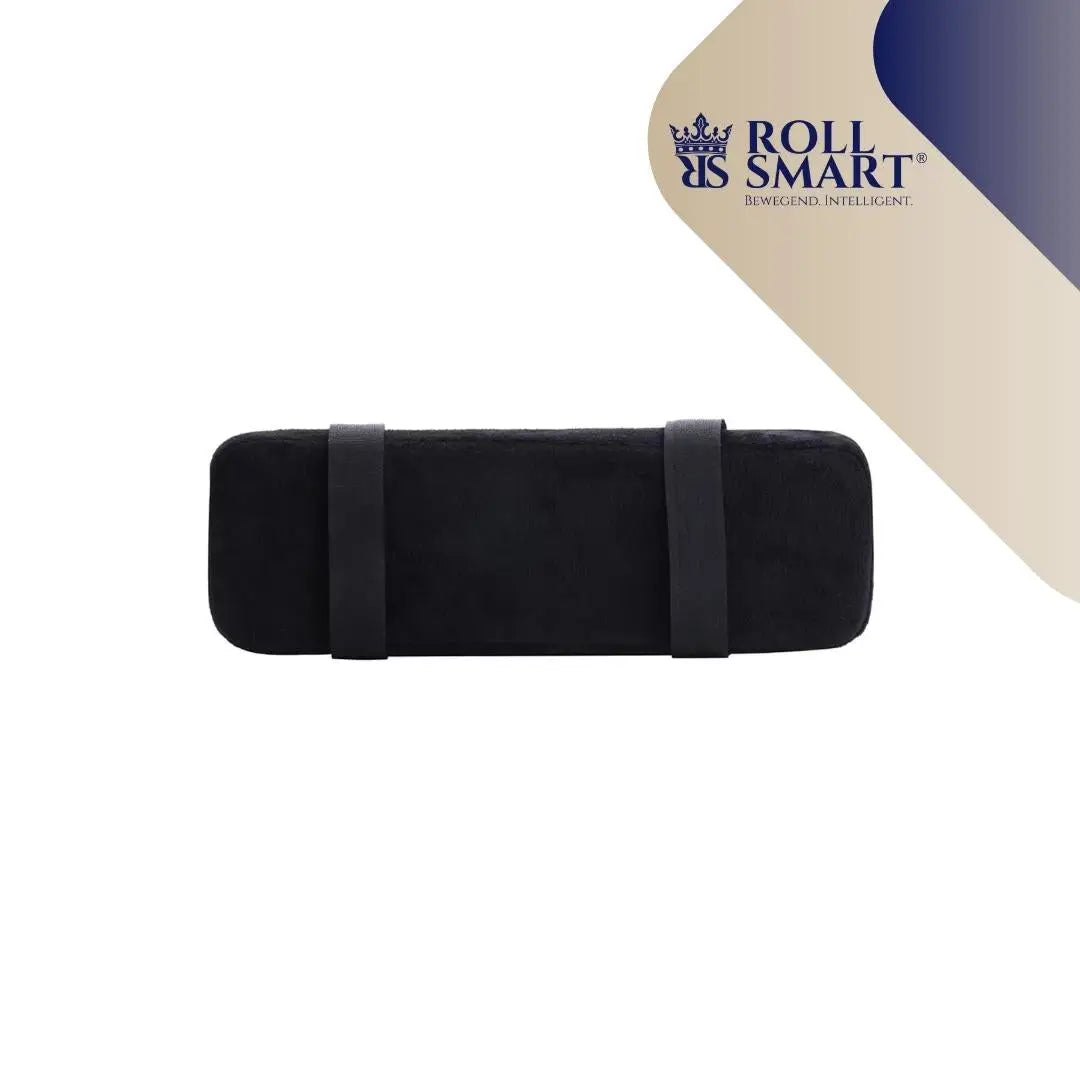 Schwarzes roll smart roll-up case aus wildleder mit zwei elastischen bändern für memory armlehnenpolster zum entlasten der arme bei längeren sitzzeiten