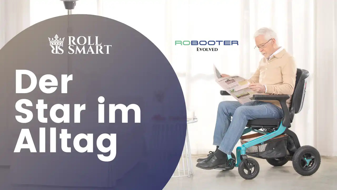 Ein Mann in einem Elektrorollstuhl liest eine Zeitung.